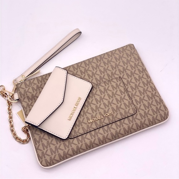 MICHAEL KORS JET SET TRAVEL LG 2 in 1
WRISTLET AND CARD CASE - Picture 13 of 13